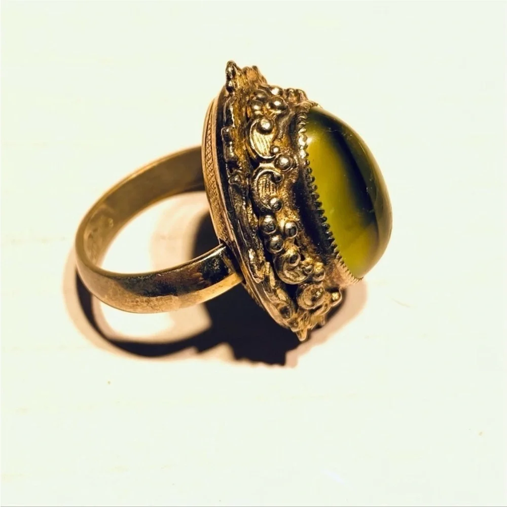 WHITING & DAVIS CATS EYE ONYX RING 5 1/2